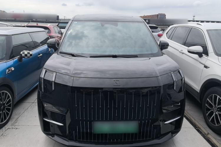 Used Zeekr 009 2022 WE Edition Front