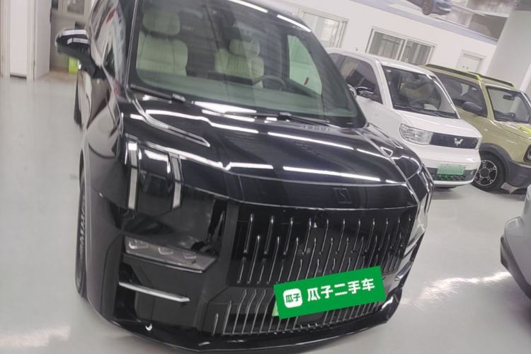 Used Zeekr 009 2022 WE Edition Front