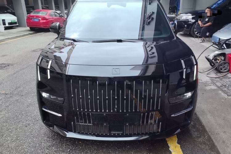 Used Zeekr 009 2022 WE Edition Front