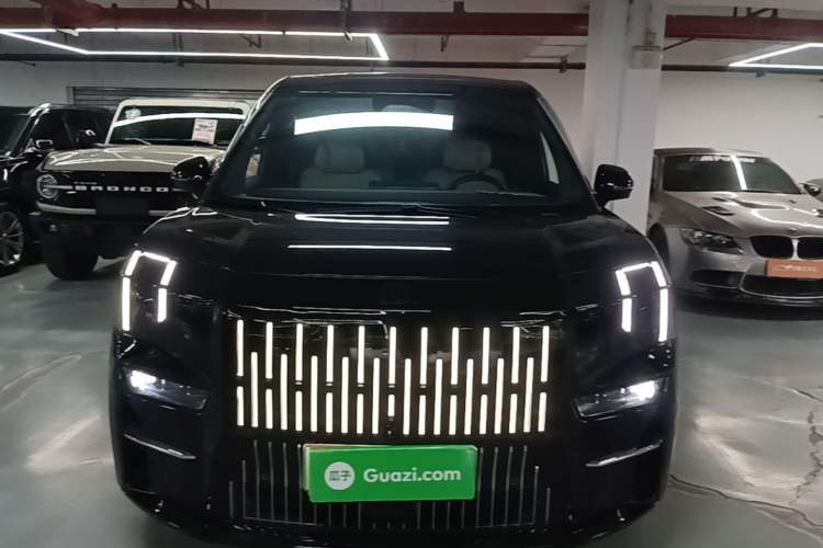Used Zeekr 009 2022 WE Edition Front