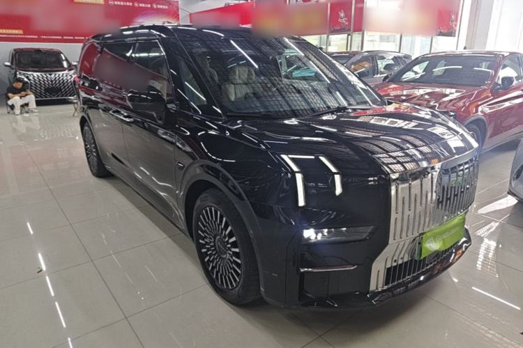 Used Zeekr 009 2022 WE Edition Front Right 45 Deg