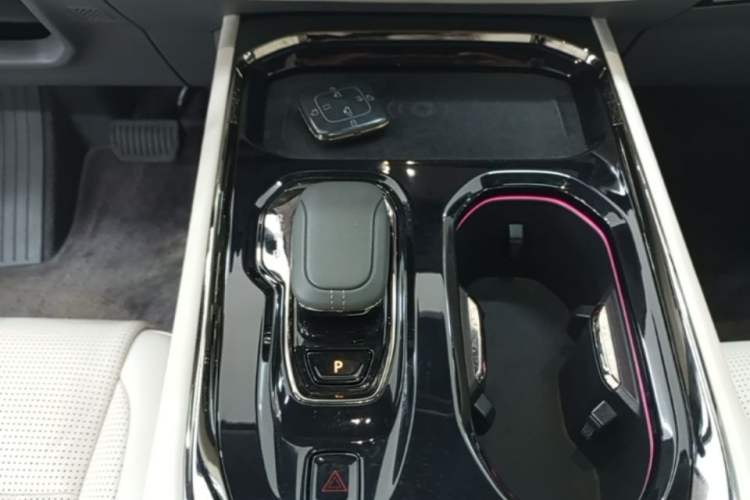 Used Zeekr 009 2022 ME Edition Gear Lever
