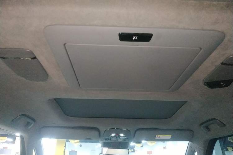 Used Zeekr 009 2022 WE Edition Headliner