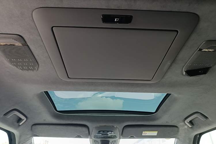 Used Zeekr 009 2022 WE Edition Headliner