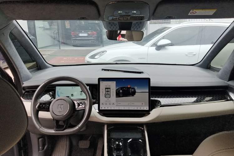 Used Zeekr 009 2022 WE Edition Headliner