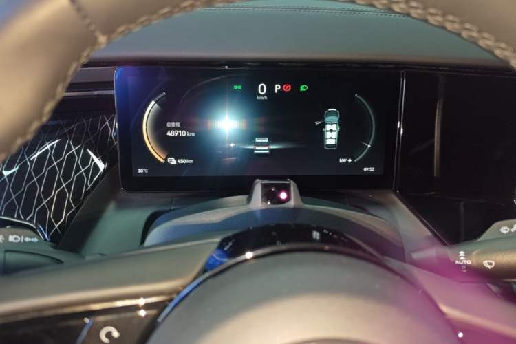 Used Zeekr 009 2022 WE Edition Instrument Cluster