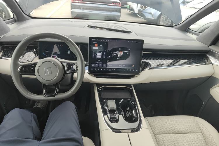 Used Zeekr 009 2022 WE Edition Interior 2