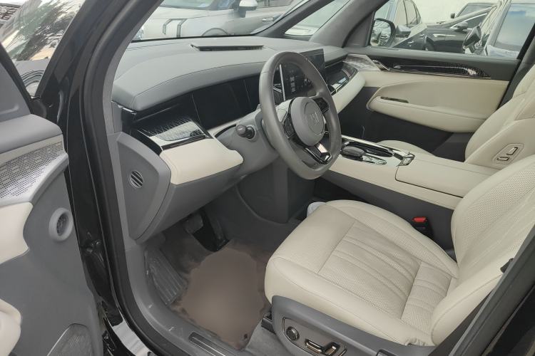 Used Zeekr 009 2022 WE Edition Interior 3