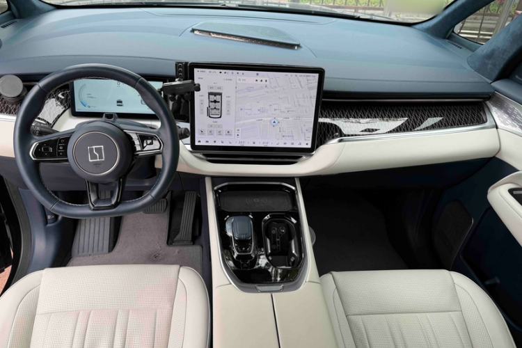 Used Zeekr 009 2022 WE Edition Interior 3