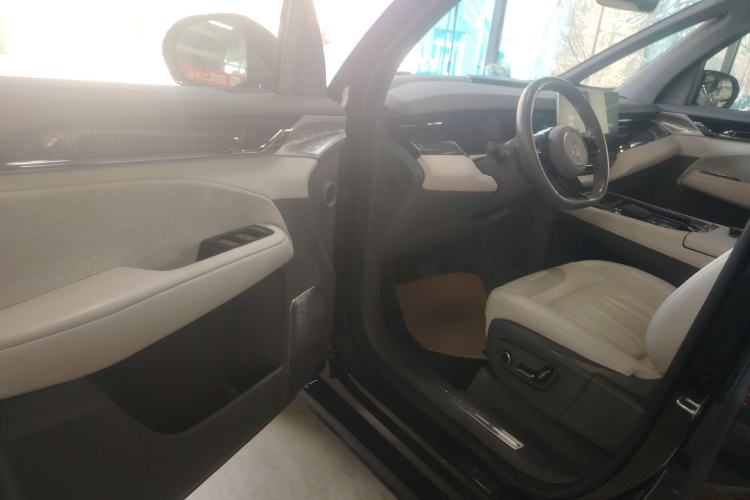 Used Zeekr 009 2022 ME Edition Interior 3