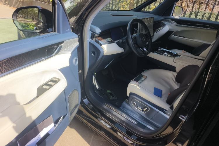 Used Zeekr 009 2022 WE Edition Interior 3