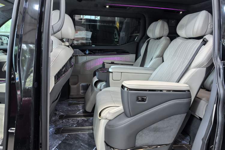 Used Zeekr 009 2022 WE Edition Interior 3