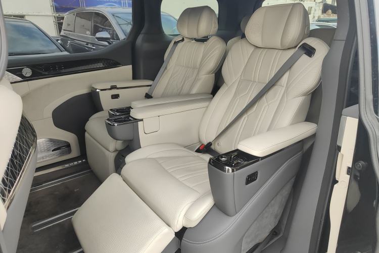 Used Zeekr 009 2022 WE Edition Interior 4