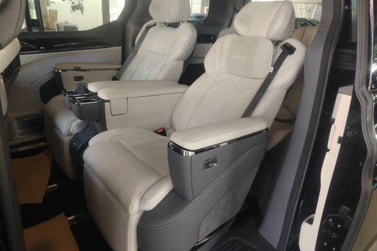 Used Zeekr 009 2022 ME Edition Interior 4