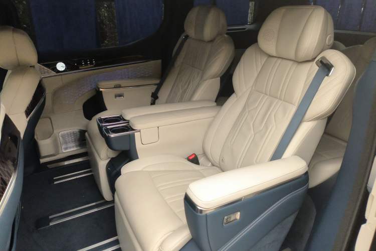 Used Zeekr 009 2022 WE Edition Interior 4