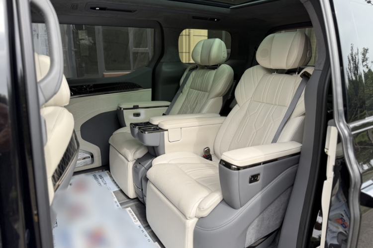 Used Zeekr 009 2022 WE Edition Interior 4