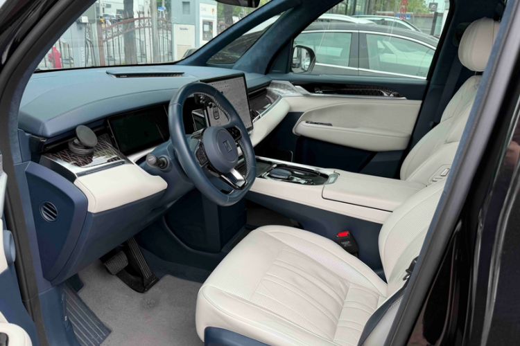 Used Zeekr 009 2022 WE Edition Interior 5