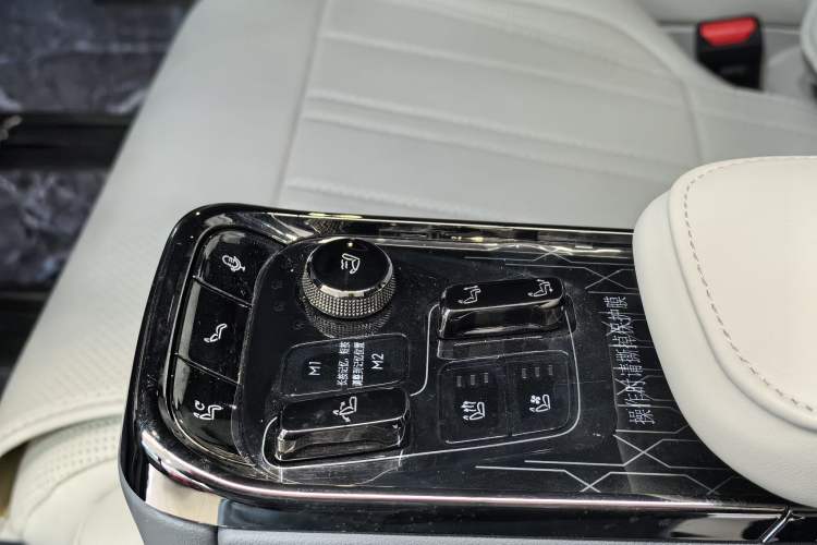 Used Zeekr 009 2022 WE Edition Interior 5