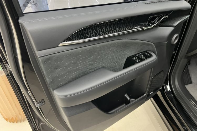 Used Zeekr 009 2022 WE Edition Interior 5