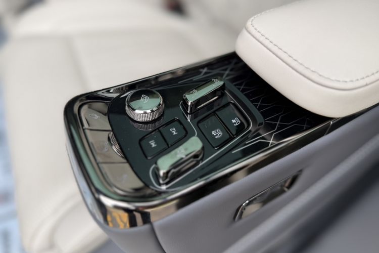 Used Zeekr 009 2022 WE Edition Interior 6