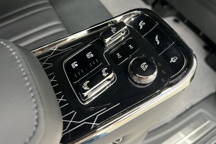 Used Zeekr 009 2022 WE Edition Interior 7