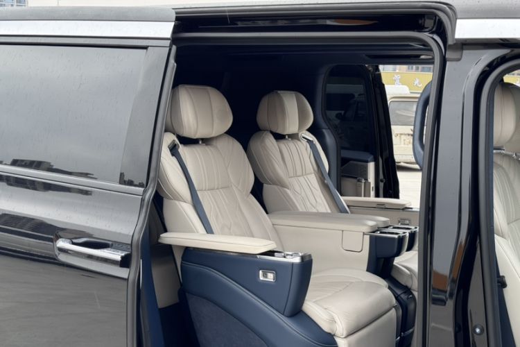 Used Zeekr 009 2022 ME Edition Interior 8