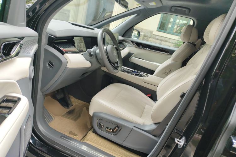 Used Zeekr 009 2022 WE Edition Left Front Seat