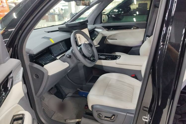 Used Zeekr 009 2022 Revised WE Version Left Front Seat