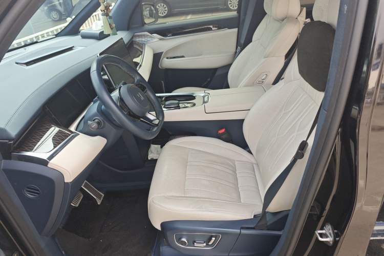Used Zeekr 009 2022 Revised WE Version Left Front Seat