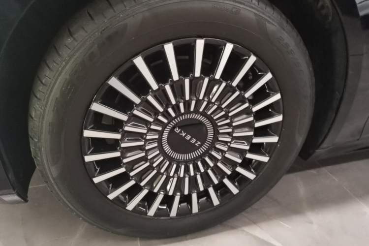 Used Zeekr 009 2022 Revised WE Version Left Front Wheel Hub