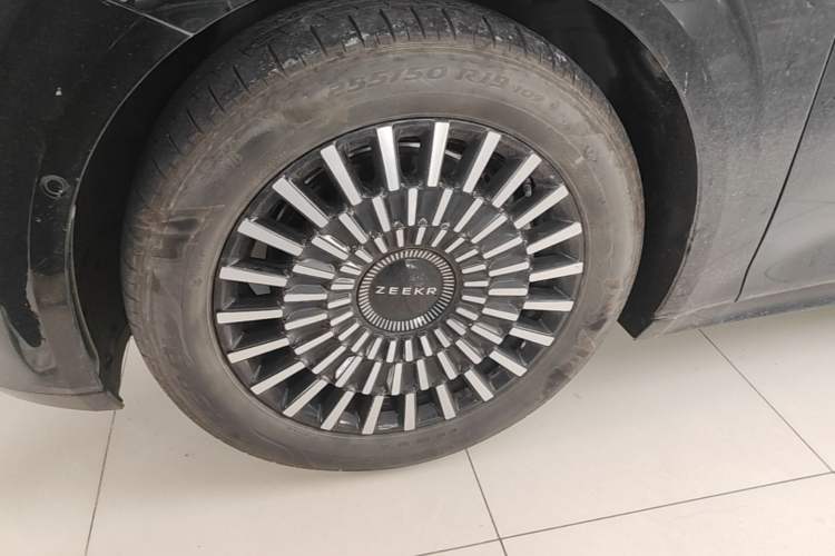 Used Zeekr 009 2022 WE Edition Left Front Wheel Hub