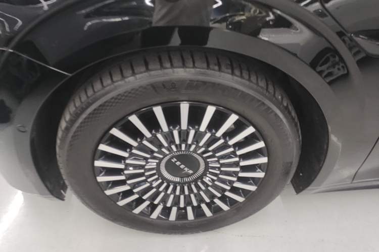 Used Zeekr 009 2022 WE Edition Left Front Wheel Hub