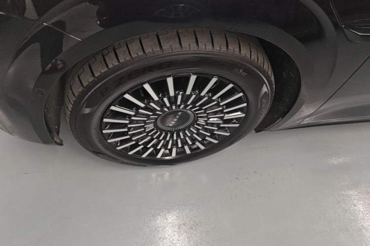 Used Zeekr 009 2022 WE Edition Left Front Wheel Hub