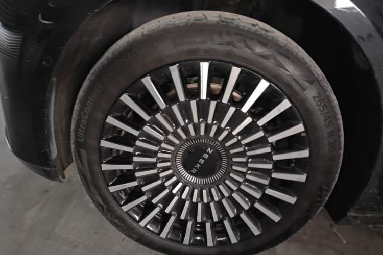 Used Zeekr 009 2022 WE Edition Left Front Wheel Hub