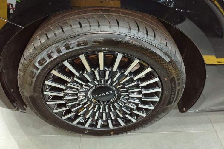 Used Zeekr 009 2022 WE Edition Left Front Wheel Hub