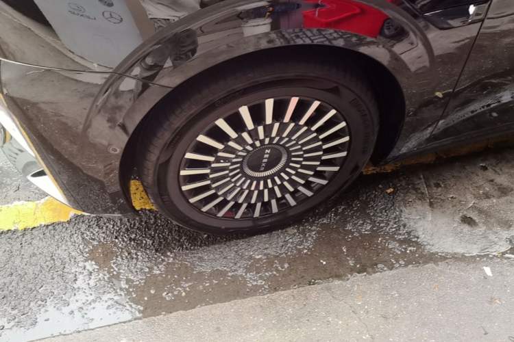Used Zeekr 009 2022 WE Edition Left Front Wheel Hub
