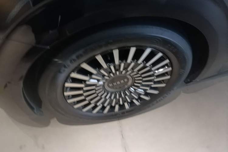 Used Zeekr 009 2022 WE Edition Left Front Wheel Hub
