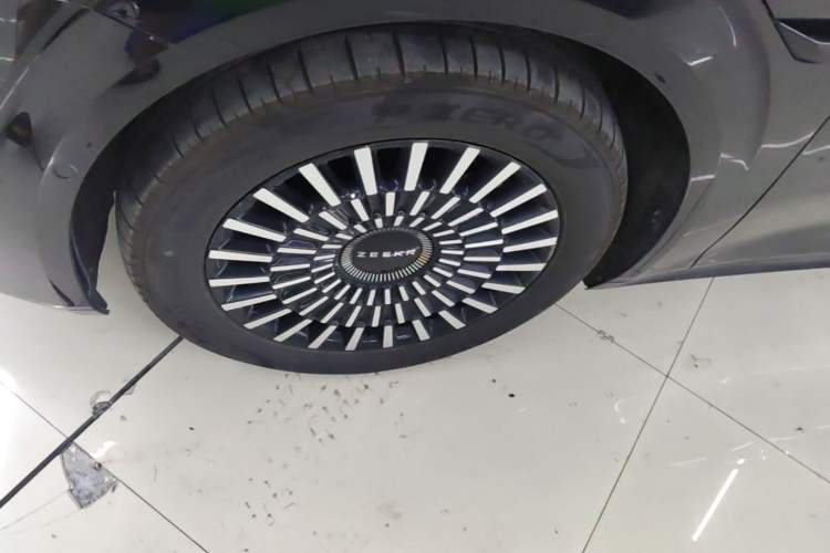 Used Zeekr 009 2022 WE Edition Left Front Wheel Hub