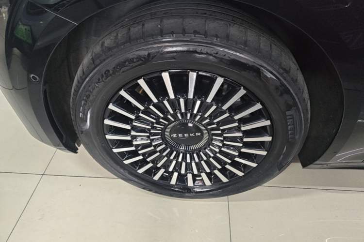 Used Zeekr 009 2022 WE Edition Left Front Wheel Hub
