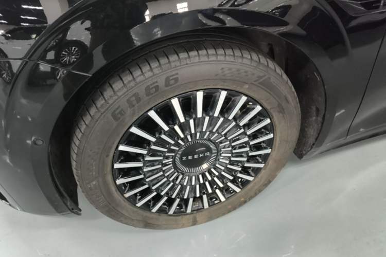 Used Zeekr 009 2022 Revised WE Version Left Front Wheel Hub