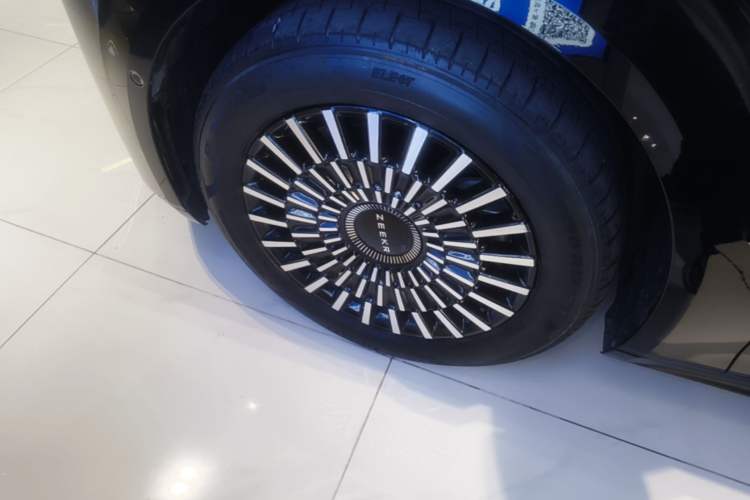 Used Zeekr 009 2022 WE Edition Left Front Wheel Hub