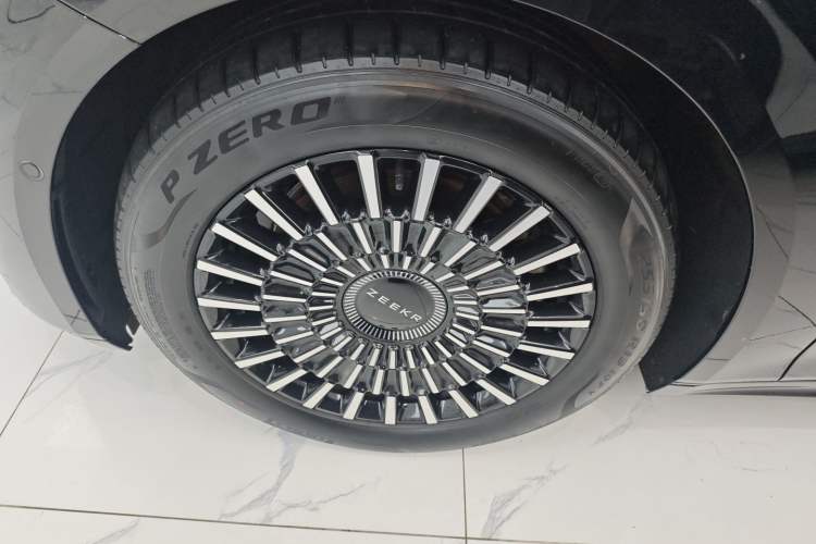 Used Zeekr 009 2022 WE Edition Left Front Wheel Hub