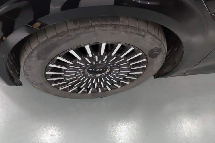 Used Zeekr 009 2022 WE Edition Left Front Wheel Hub