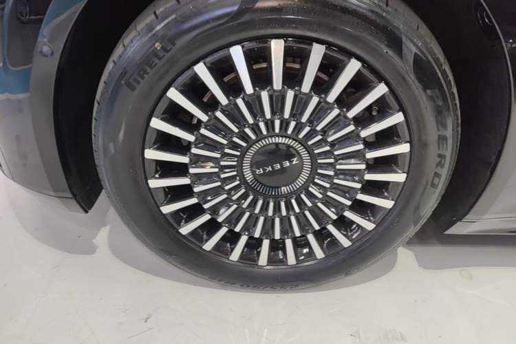 Used Zeekr 009 2022 ME Edition Left Front Wheel Hub