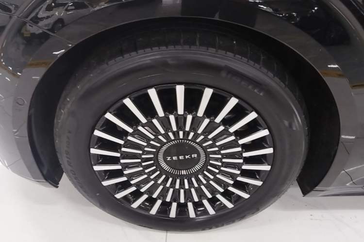 Used Zeekr 009 2022 Revised WE Version Left Front Wheel Hub