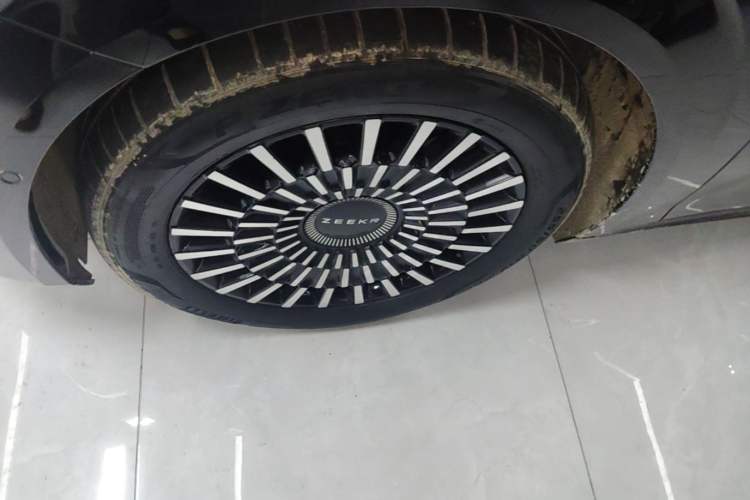 Used Zeekr 009 2022 WE Edition Left Front Wheel Hub
