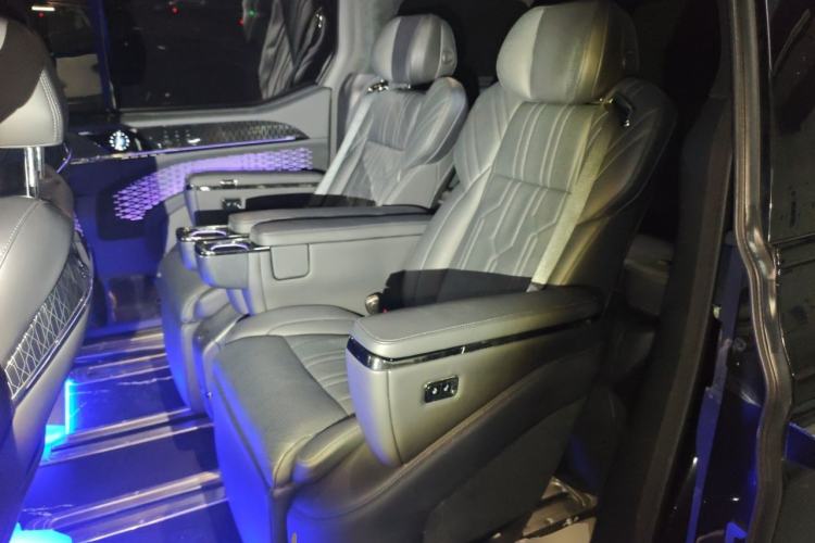 Used Zeekr 009 2022 WE Edition Left Rear Seat