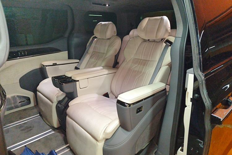 Used Zeekr 009 2022 WE Edition Left Rear Seat