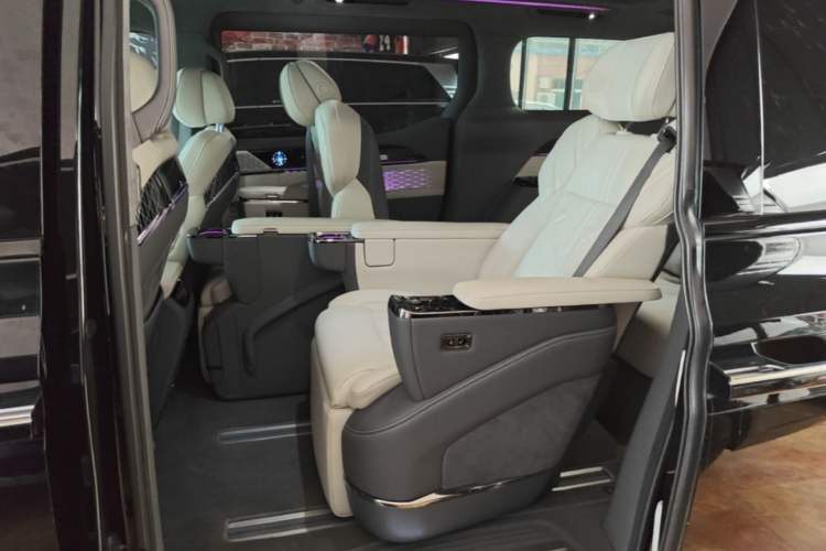Used Zeekr 009 2022 WE Edition Left Rear Seat