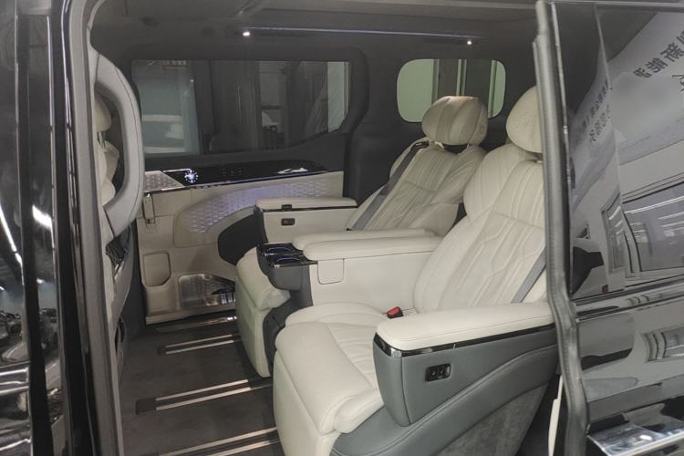 Used Zeekr 009 2022 WE Edition Left Rear Seat